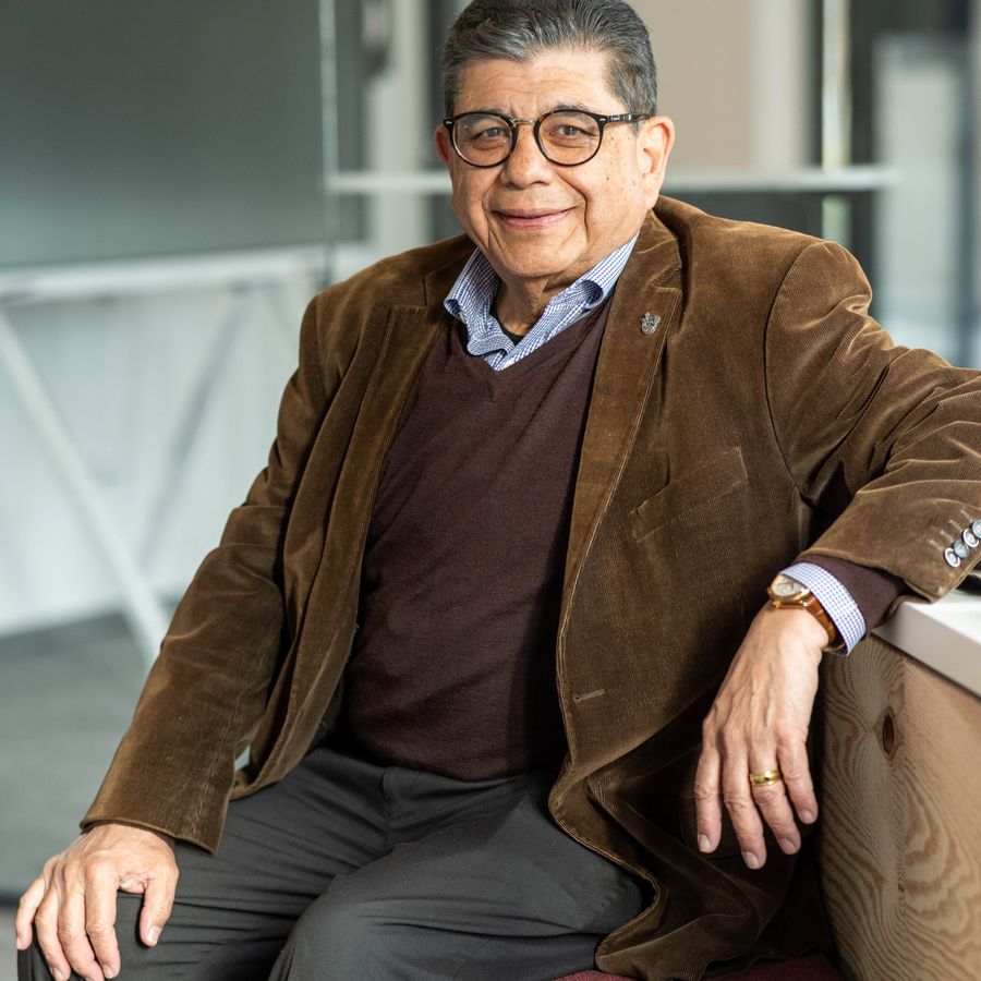 Dr.  Lorenzo Valle Garcilazo